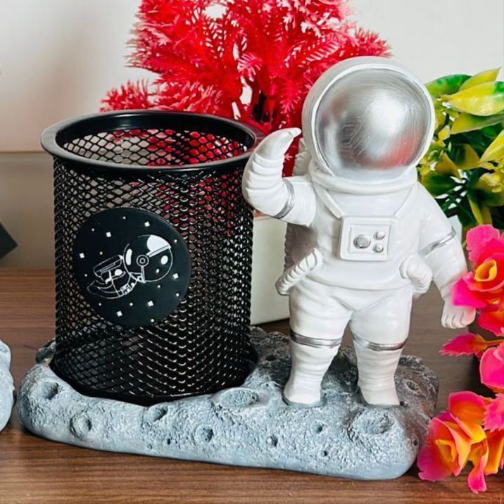 Character Pen Stand